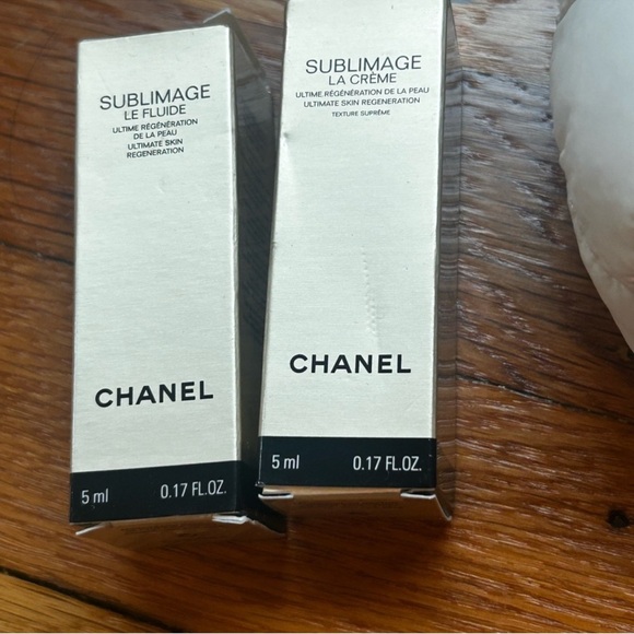 CHANEL Travel Size Skincare set with unbranded white puffy pouch - Picture 2 of 2